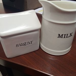 Milk and sugar holders